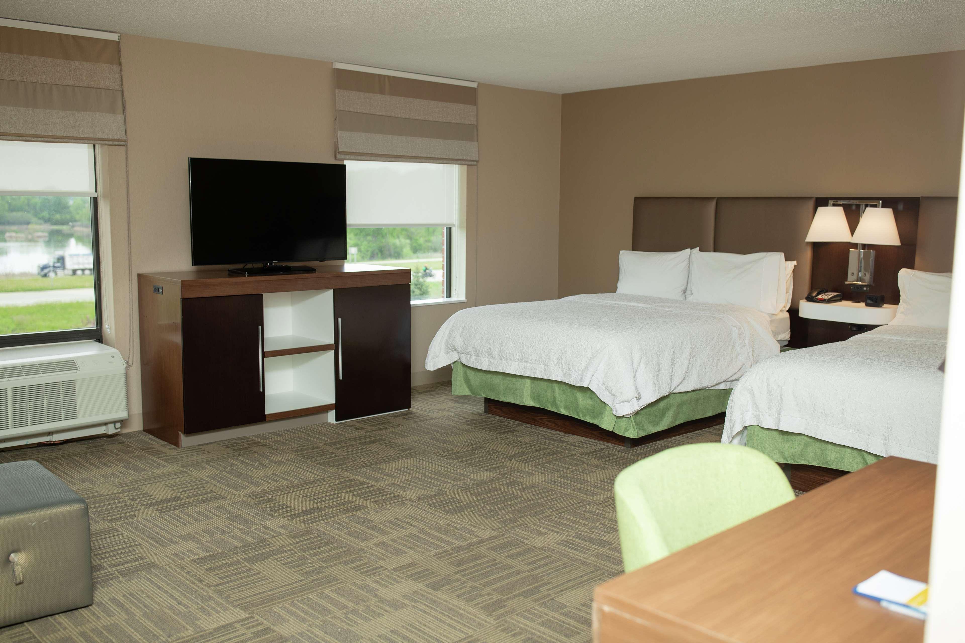 Hampton Inn Commerce/Novi Exterior photo