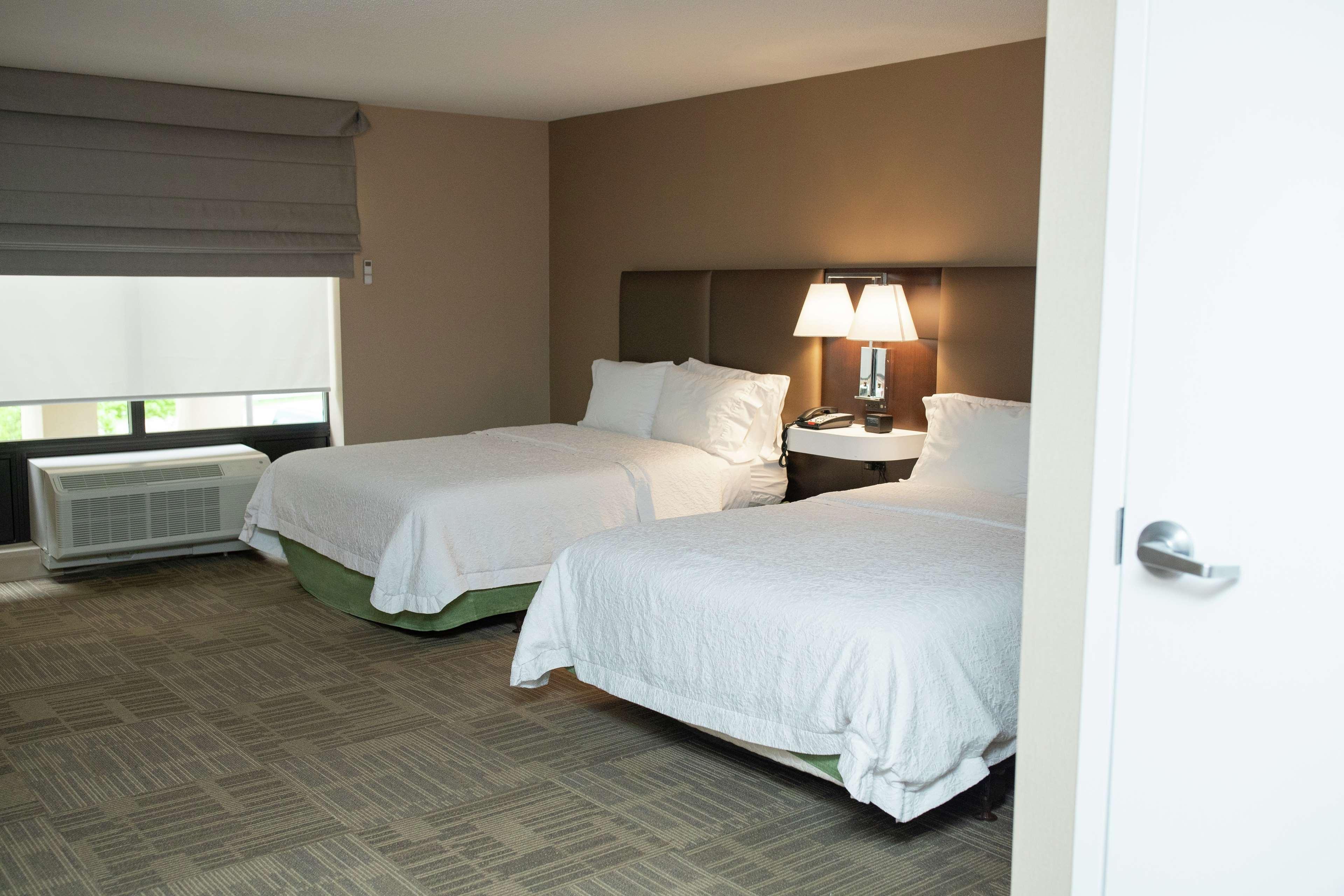 Hampton Inn Commerce/Novi Exterior photo
