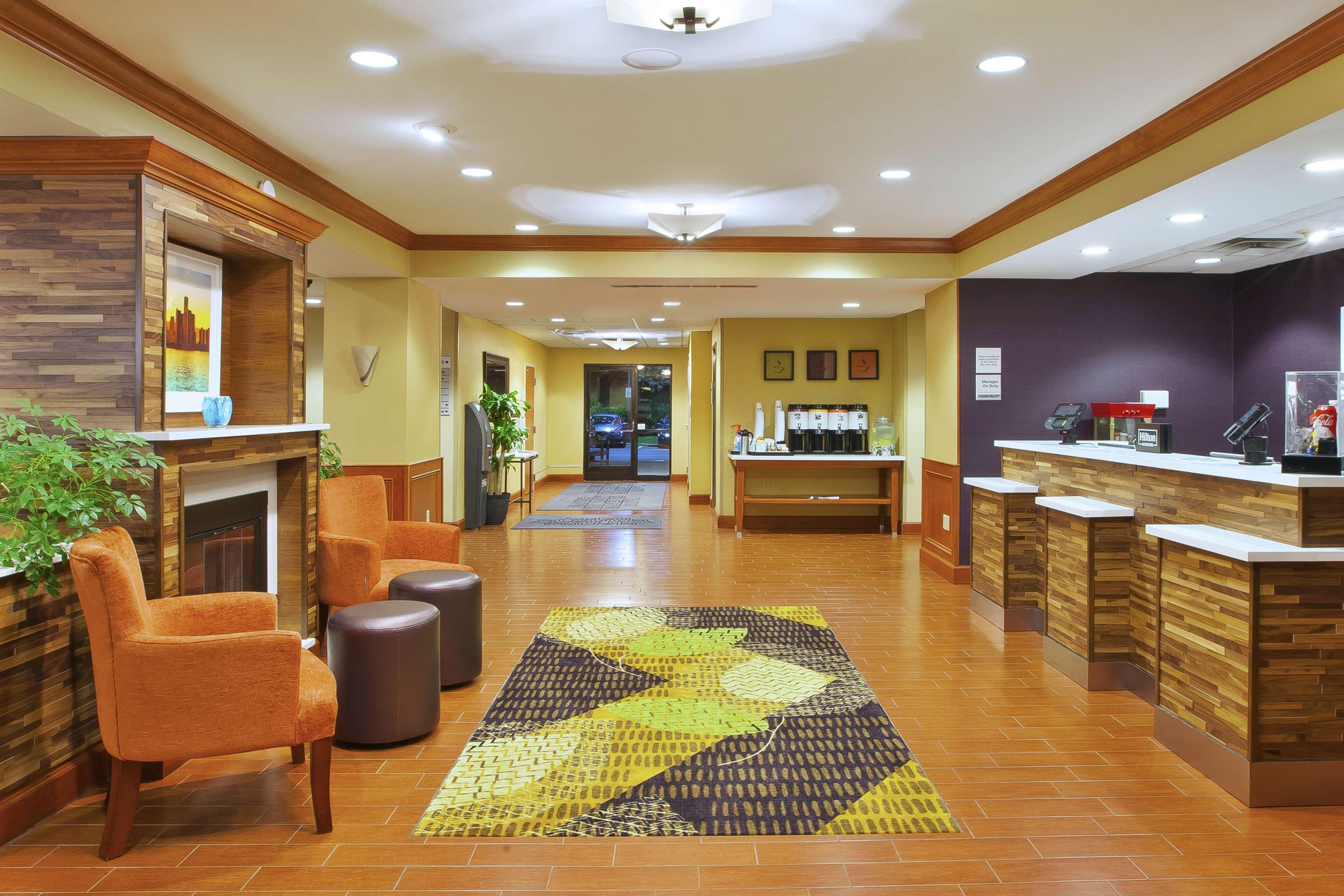 Hampton Inn Commerce/Novi Exterior photo