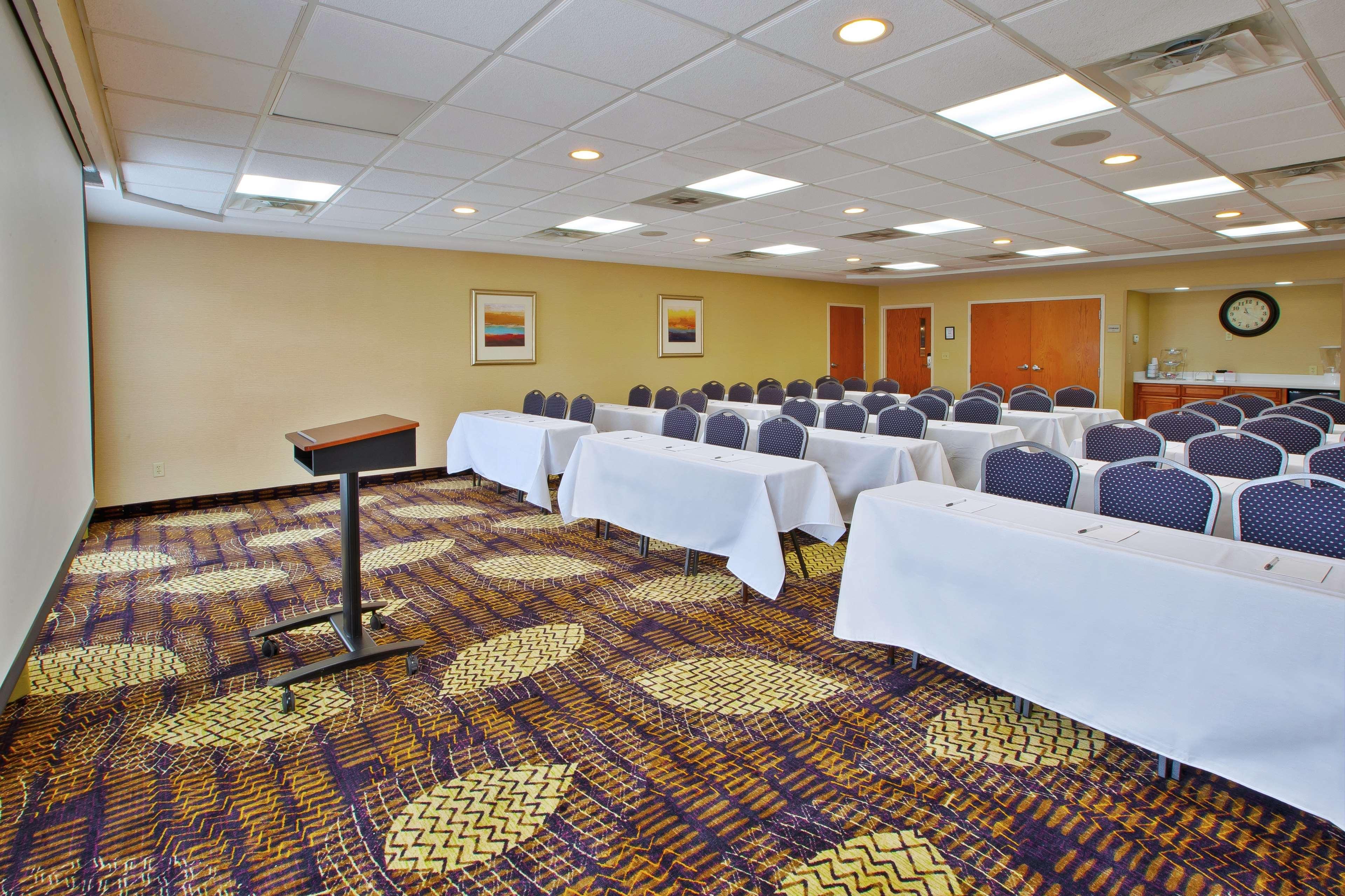 Hampton Inn Commerce/Novi Exterior photo