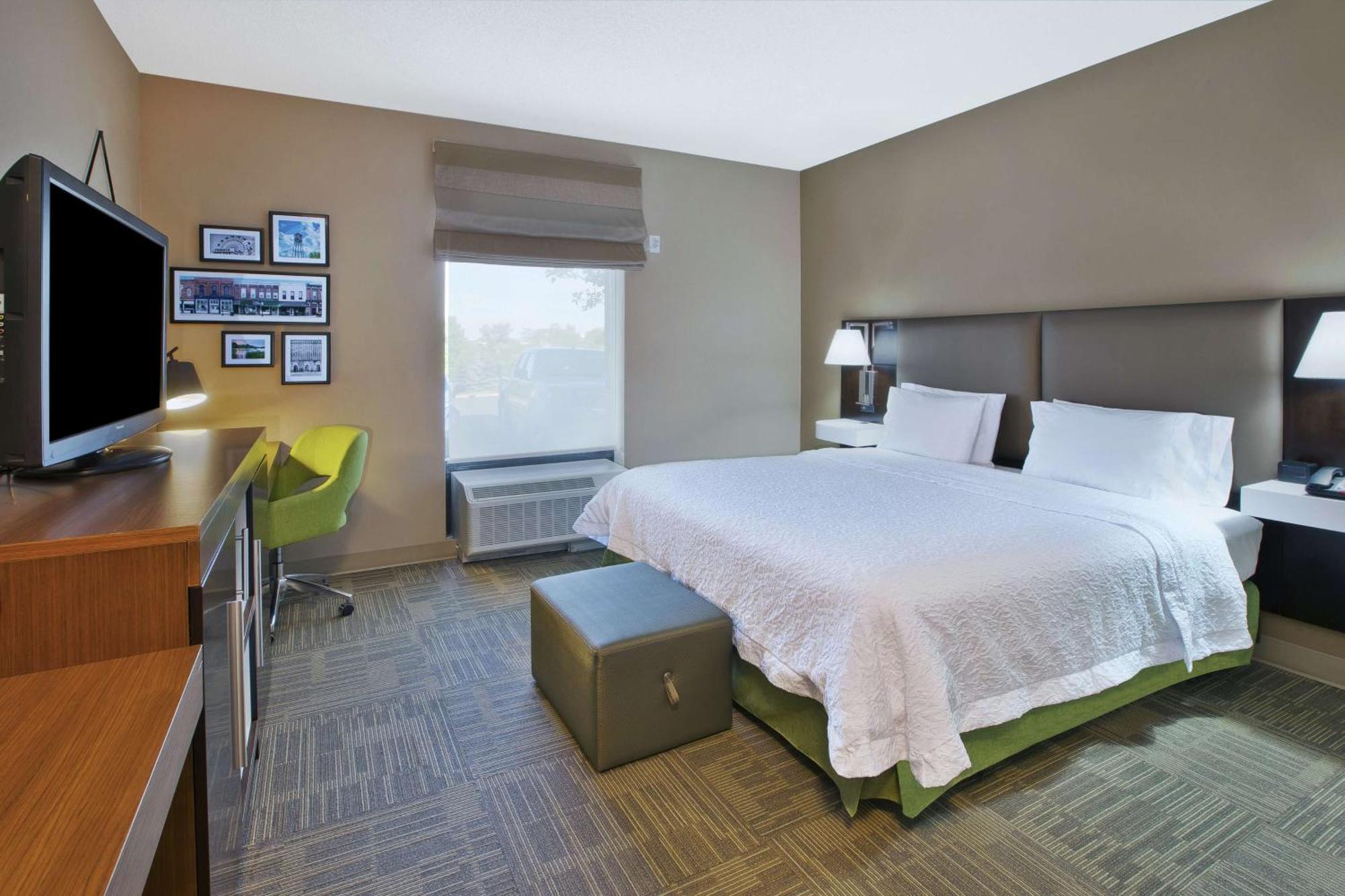 Hampton Inn Commerce/Novi Exterior photo