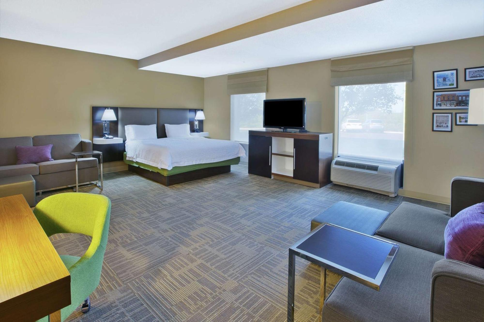 Hampton Inn Commerce/Novi Exterior photo