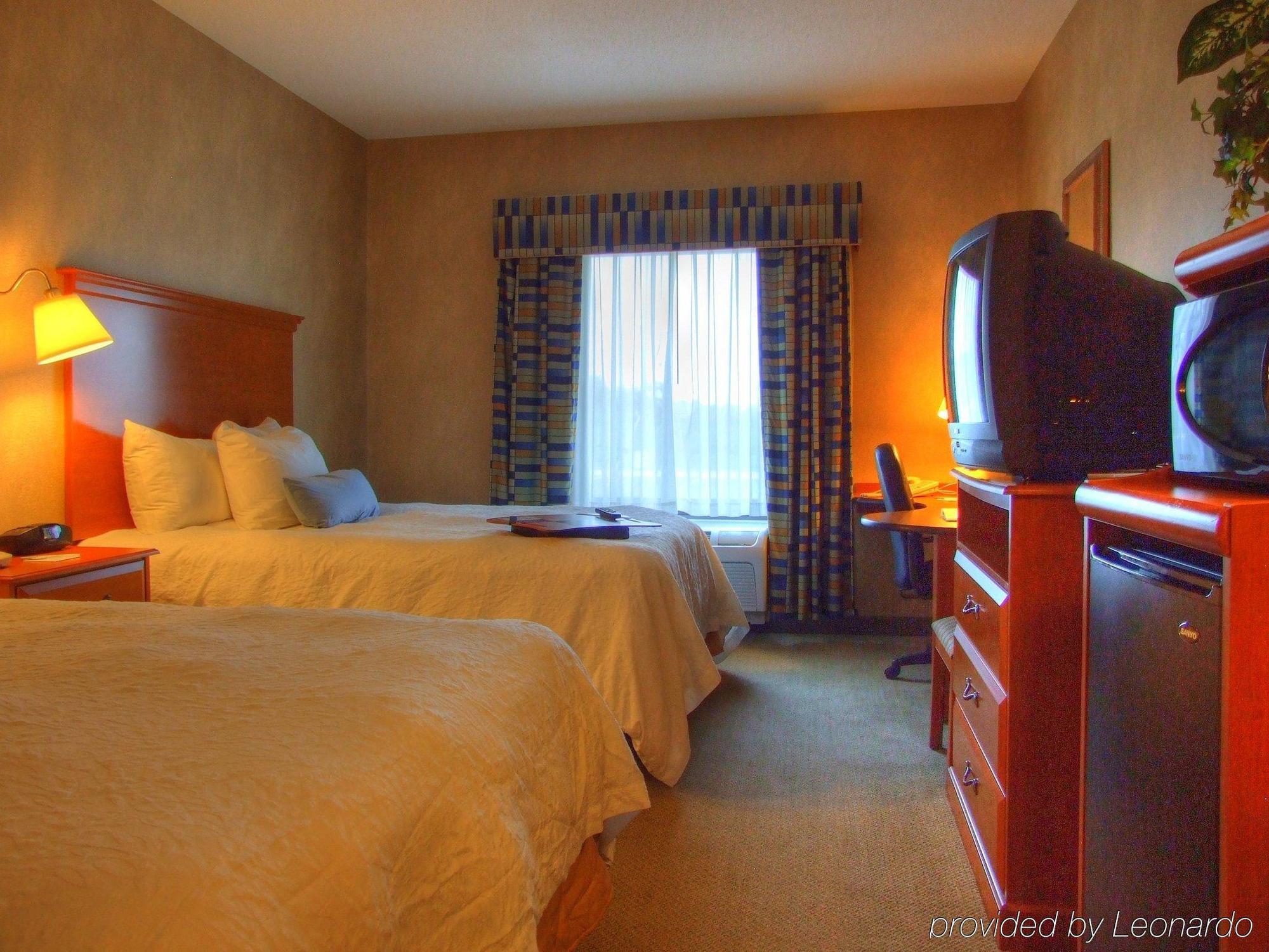 Hampton Inn Commerce/Novi Room photo