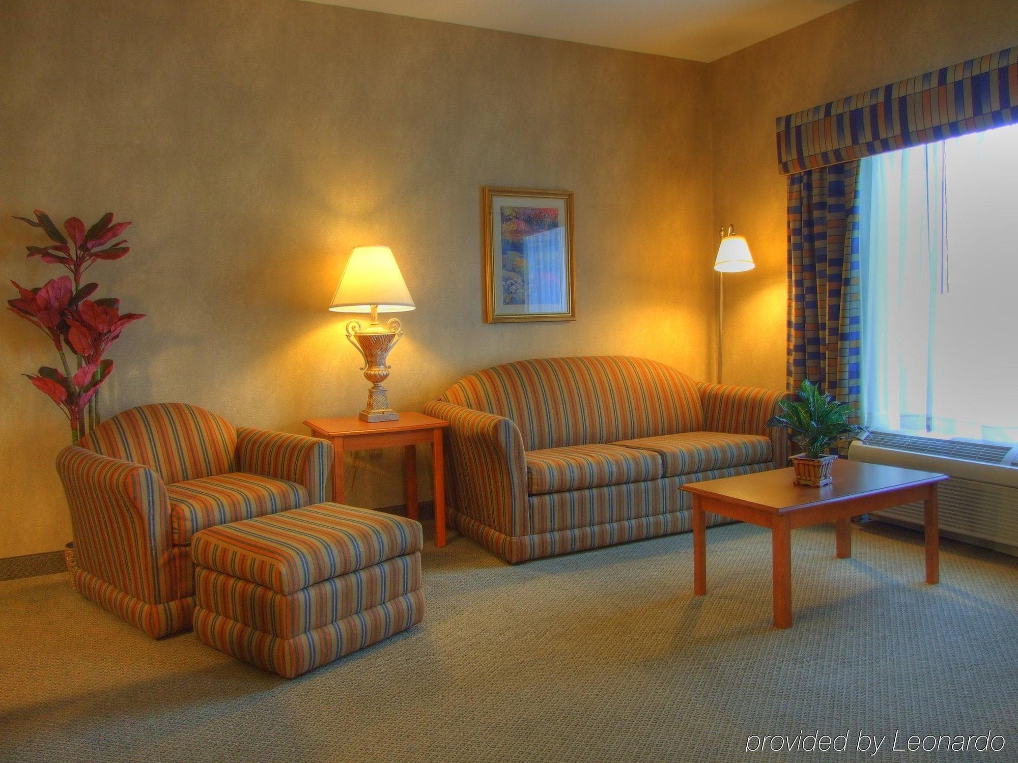 Hampton Inn Commerce/Novi Room photo
