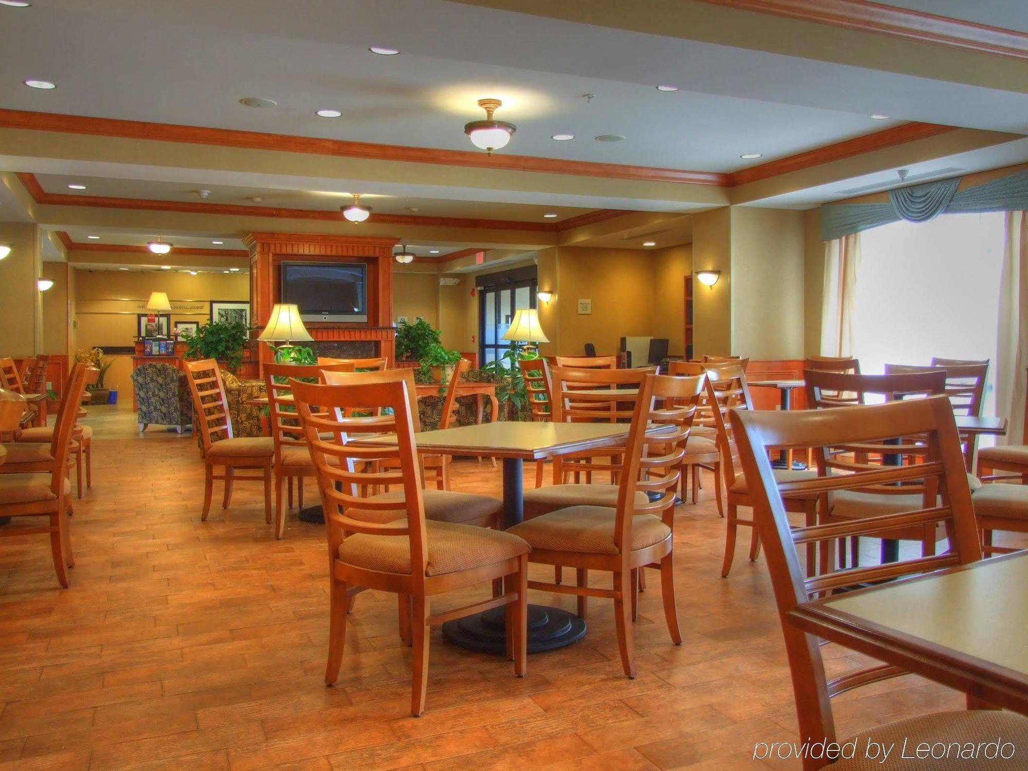 Hampton Inn Commerce/Novi Restaurant photo